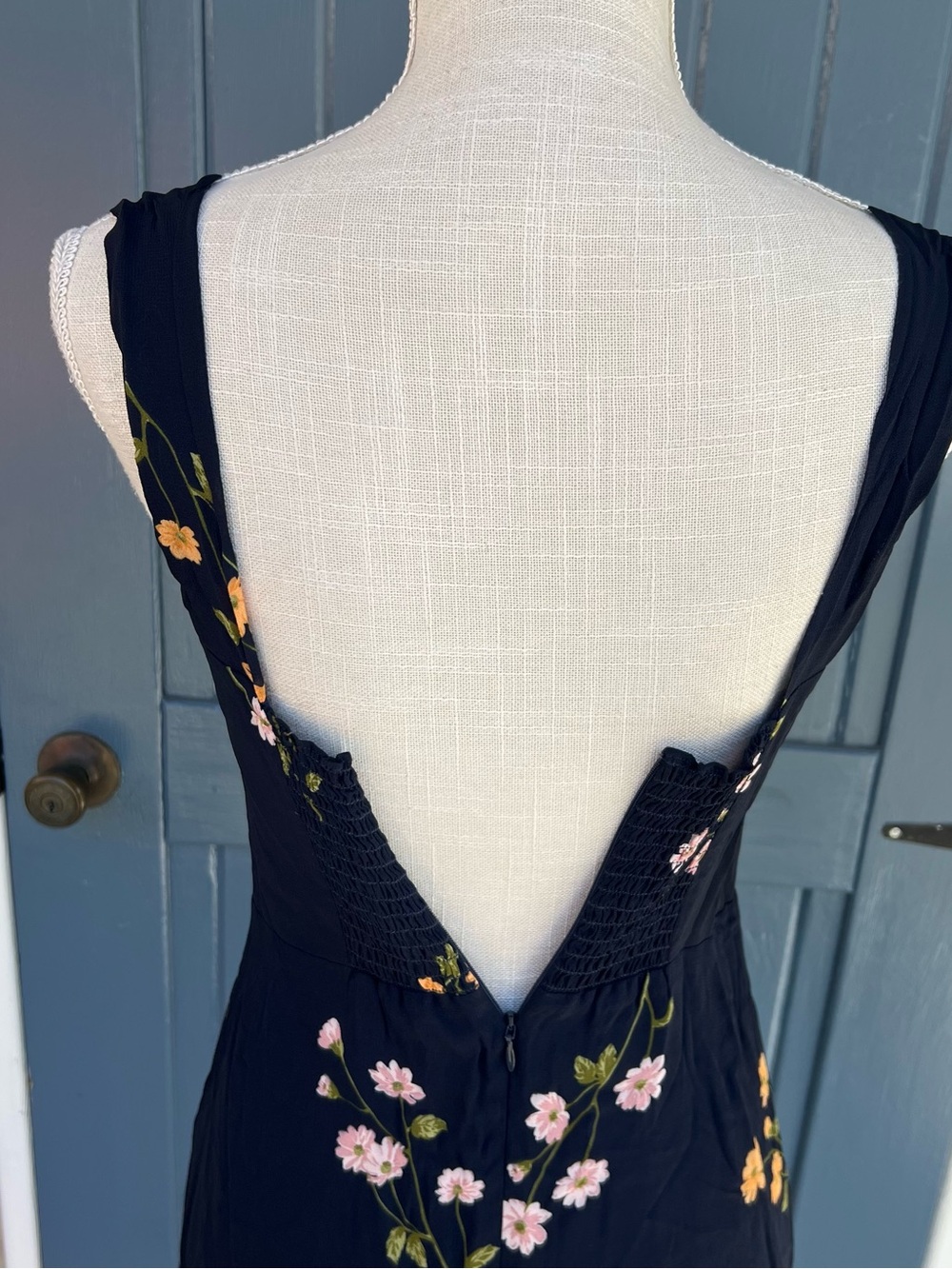 Reformation Midi Dress in blue/navy floral Women’s Size 4P - Picture 6 of 10